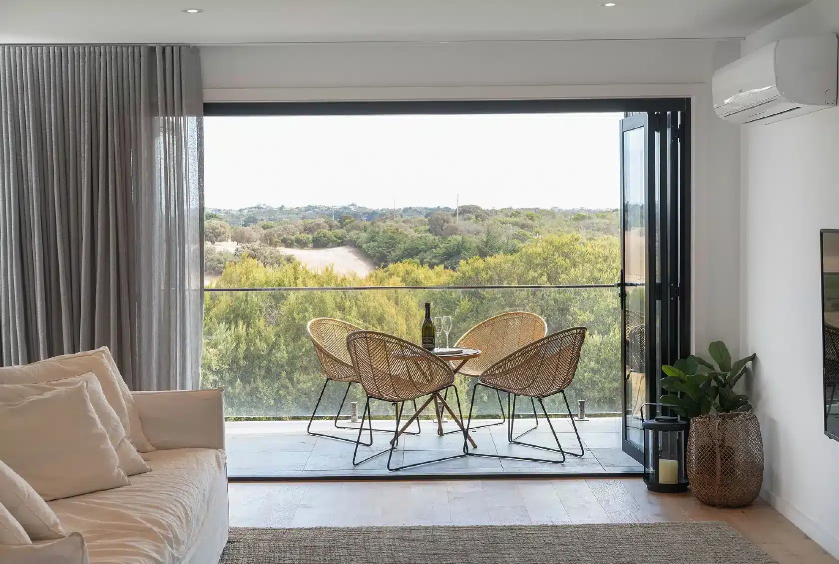 ALUMINIUM BI FOLD DOOR